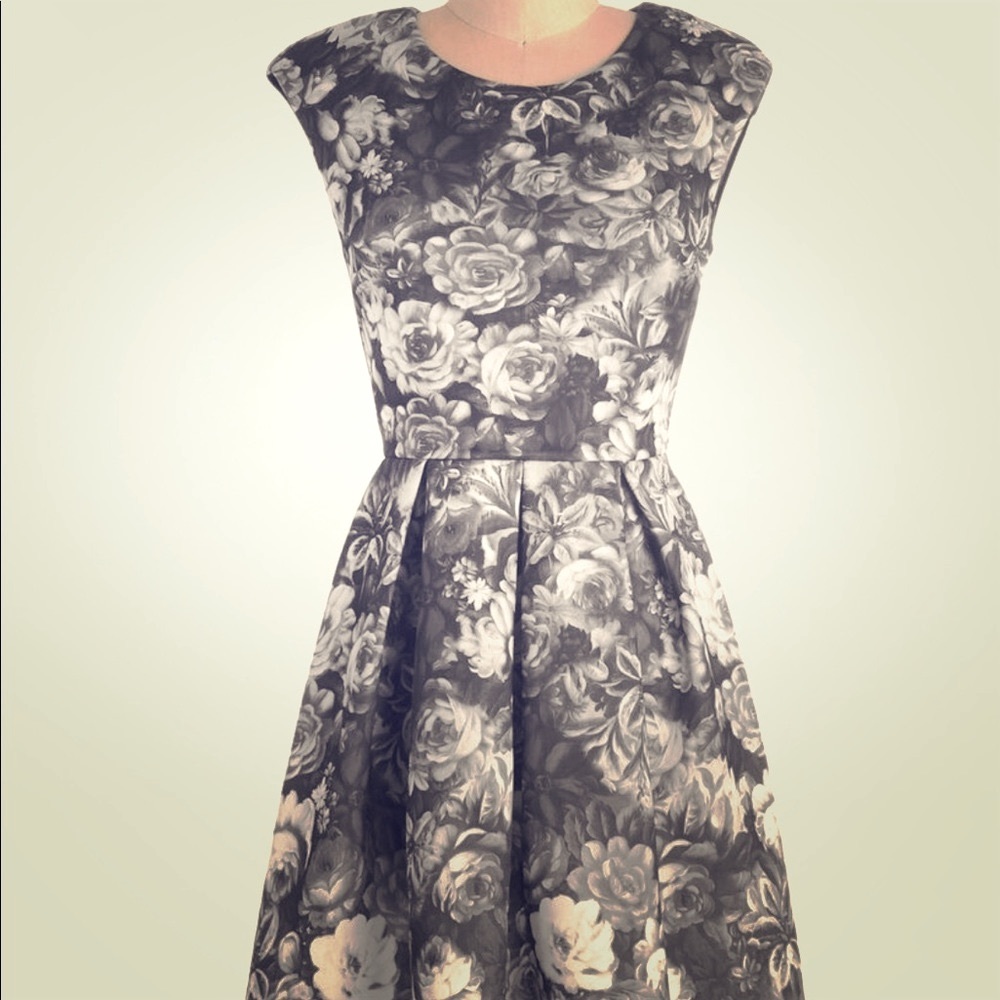 Super cute black and white floral dress